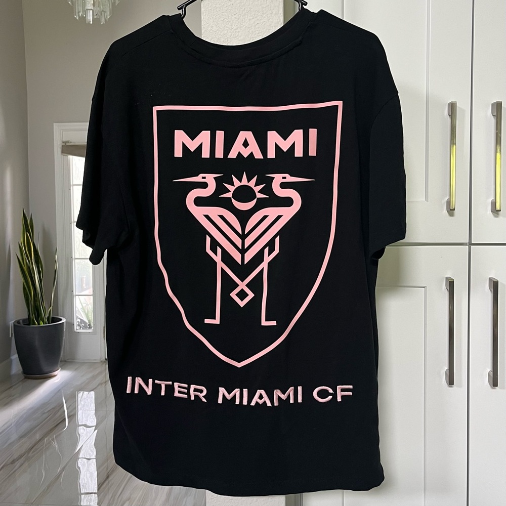 MLS Inter Miami CF Soccer Men’s Black Cotton Tee Size M Graphic front & back